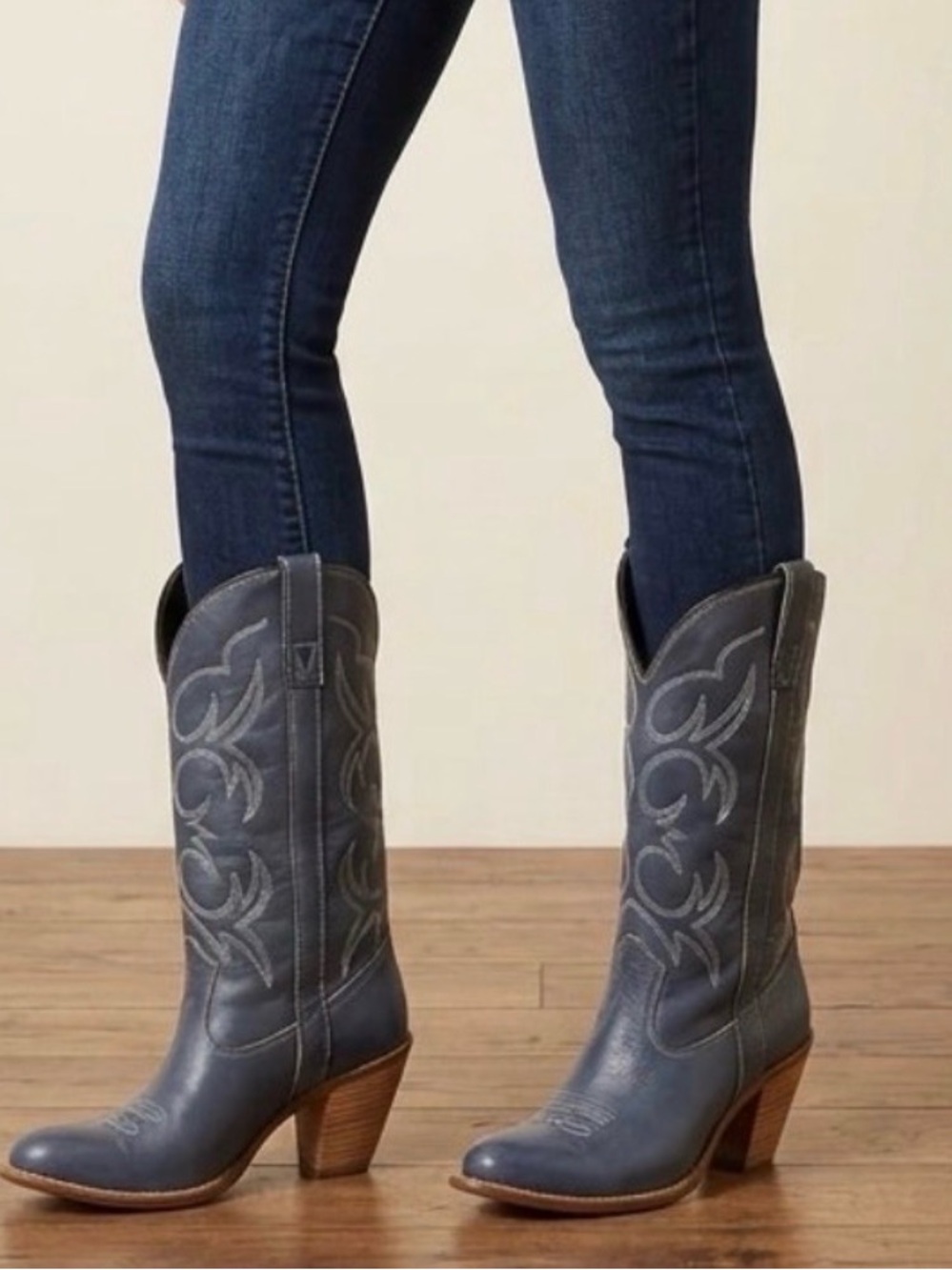 VTG Capezio Woman Blue Leather Boots  Embroidered Cone Heels Sz 8M 80s Cowgirl